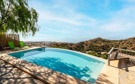 Piscina con escalones